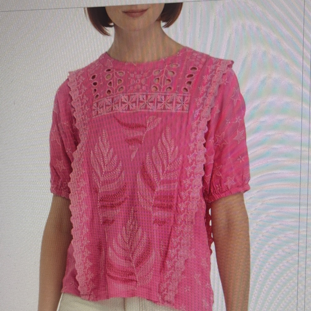 Philosophy Women’s Puff Sleeve Embroderied Top.  Medium